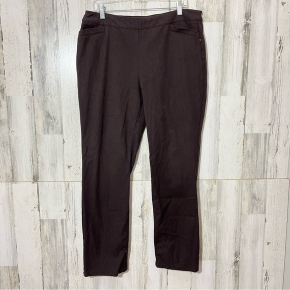 Chico’s  Slimming Women’s  Pull On Stretch Brown Size 2 Short - Picture 1 of 9